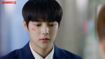 Light On Me Capitulo 4